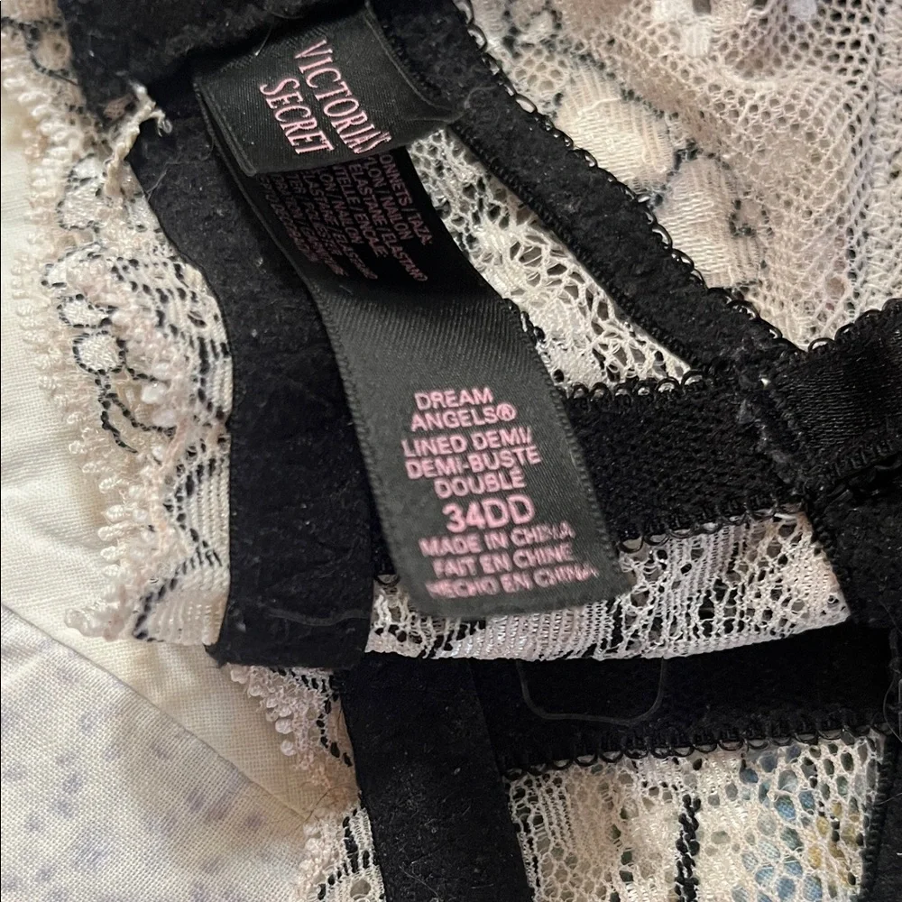 Victoria's Secret Lace Bra - Black and White -DREAM ANGELS BRA. VERY BEAUTIFUL - Picture 3 of 9